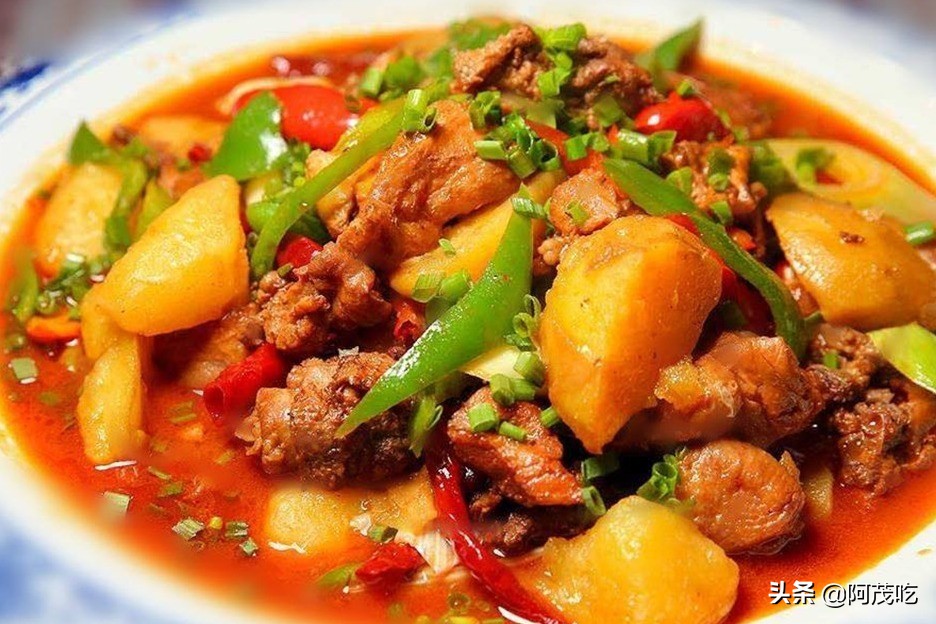 Xinjiang big plate chicken not to be missed!  Don’t even miss the side dishes