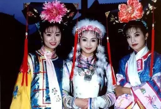 2000年，"香妃"刘丹被甩车外身亡，葬礼上哭到昏厥的"男友"怎样了