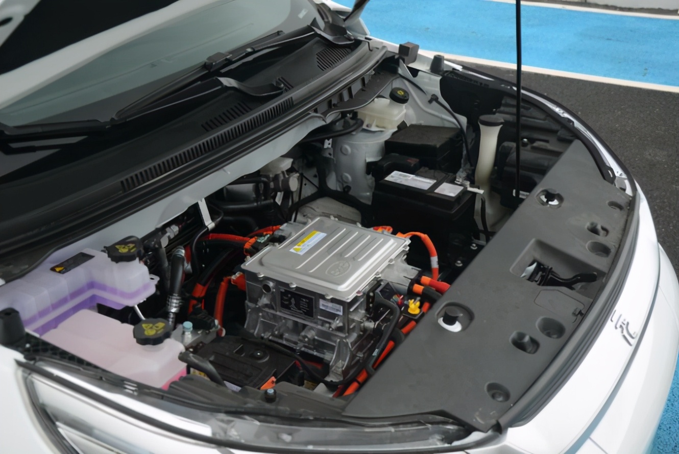 宝马3系纯电曝光 蔚揽取消四驱7月上市 元Pro新增三款车型上市