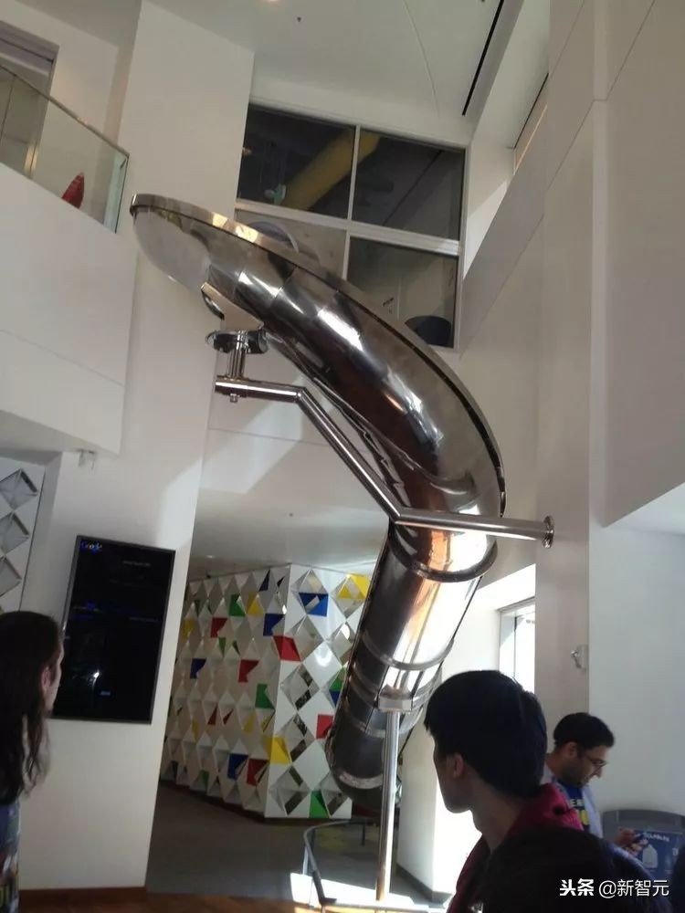 谷歌的20岁有点焦头烂额，40图看透20年