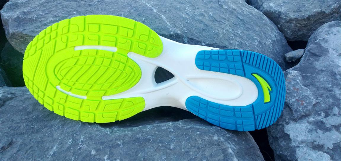 咕咚与安踏的碰撞｜支持运动大数据的国民跑鞋，创1.0深度体验