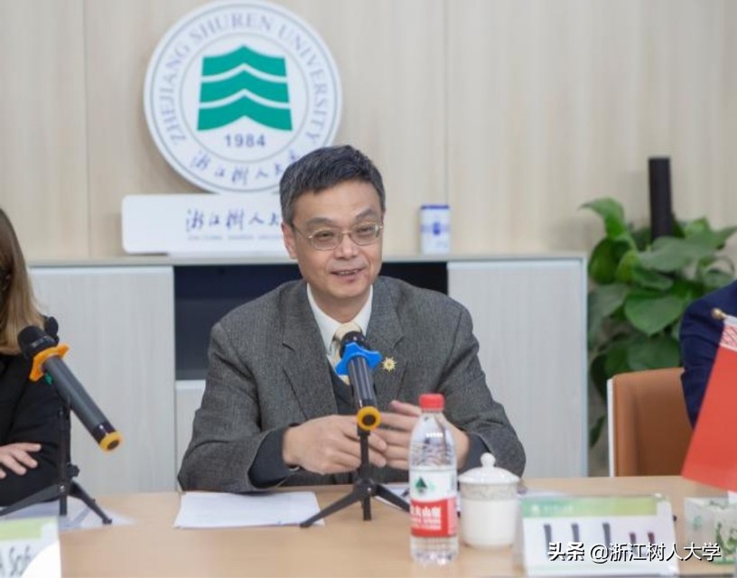 我校与白俄罗斯国立经济大学签署校际合作协议