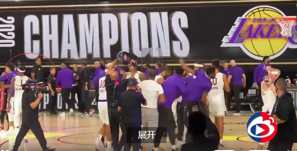 【影片】一哥過來祝賀對手，格林發現後立馬放棄與隊友慶祝，第一時間先過去擁抱！-黑特籃球-NBA新聞影音圖片分享社區