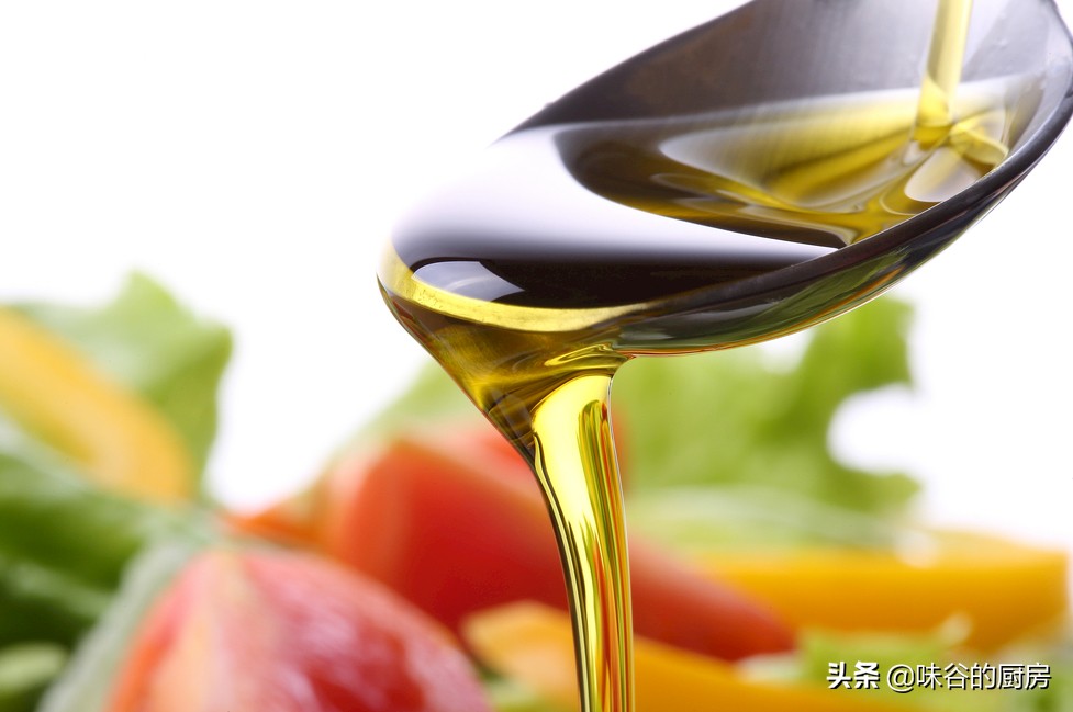 這種4食用油最好少吃，沒營養卻很香，很多人還在吃，別不當事