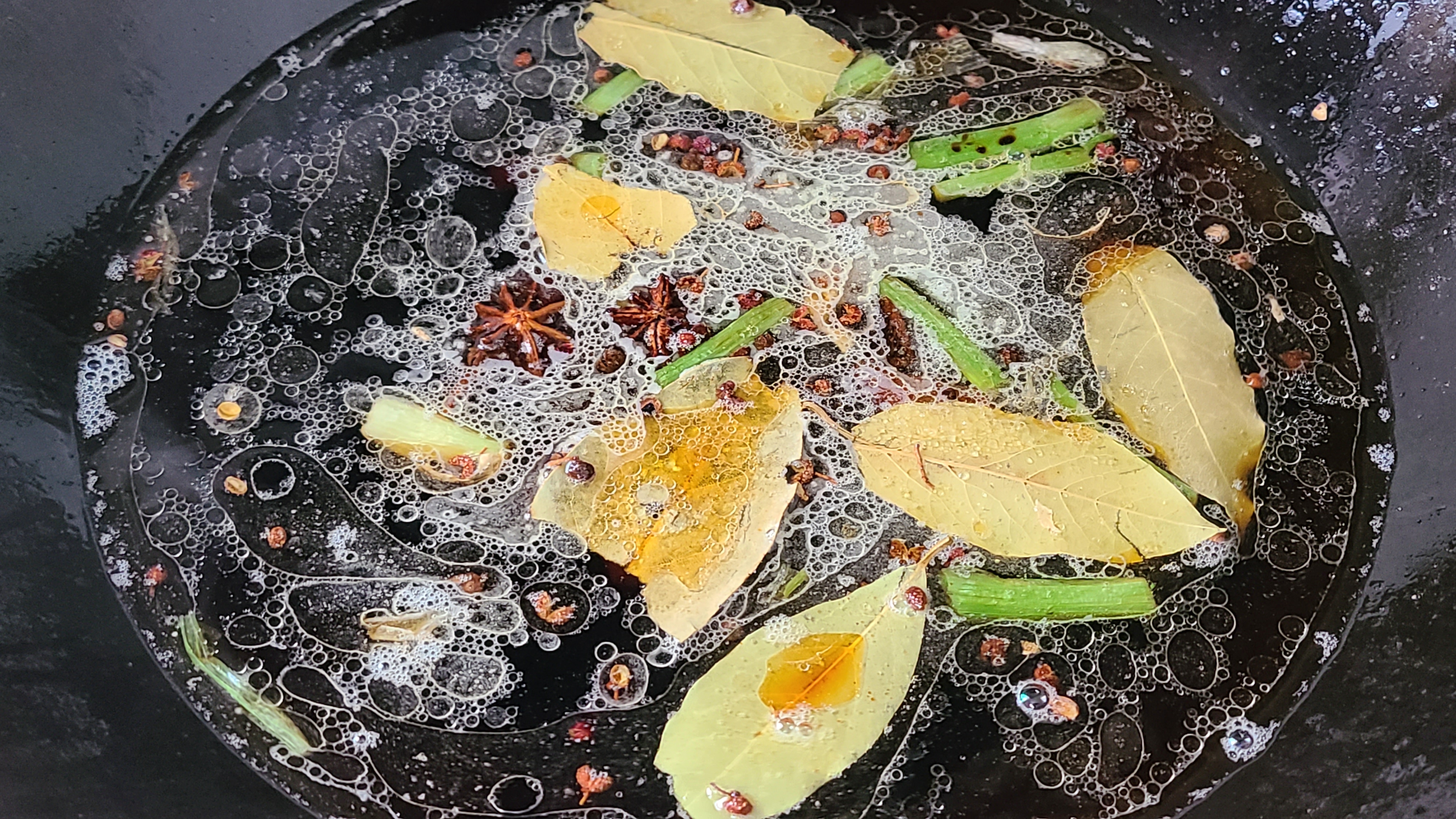 過年雞肉這樣做更香，簡單做法又好吃，味道濃香又好看