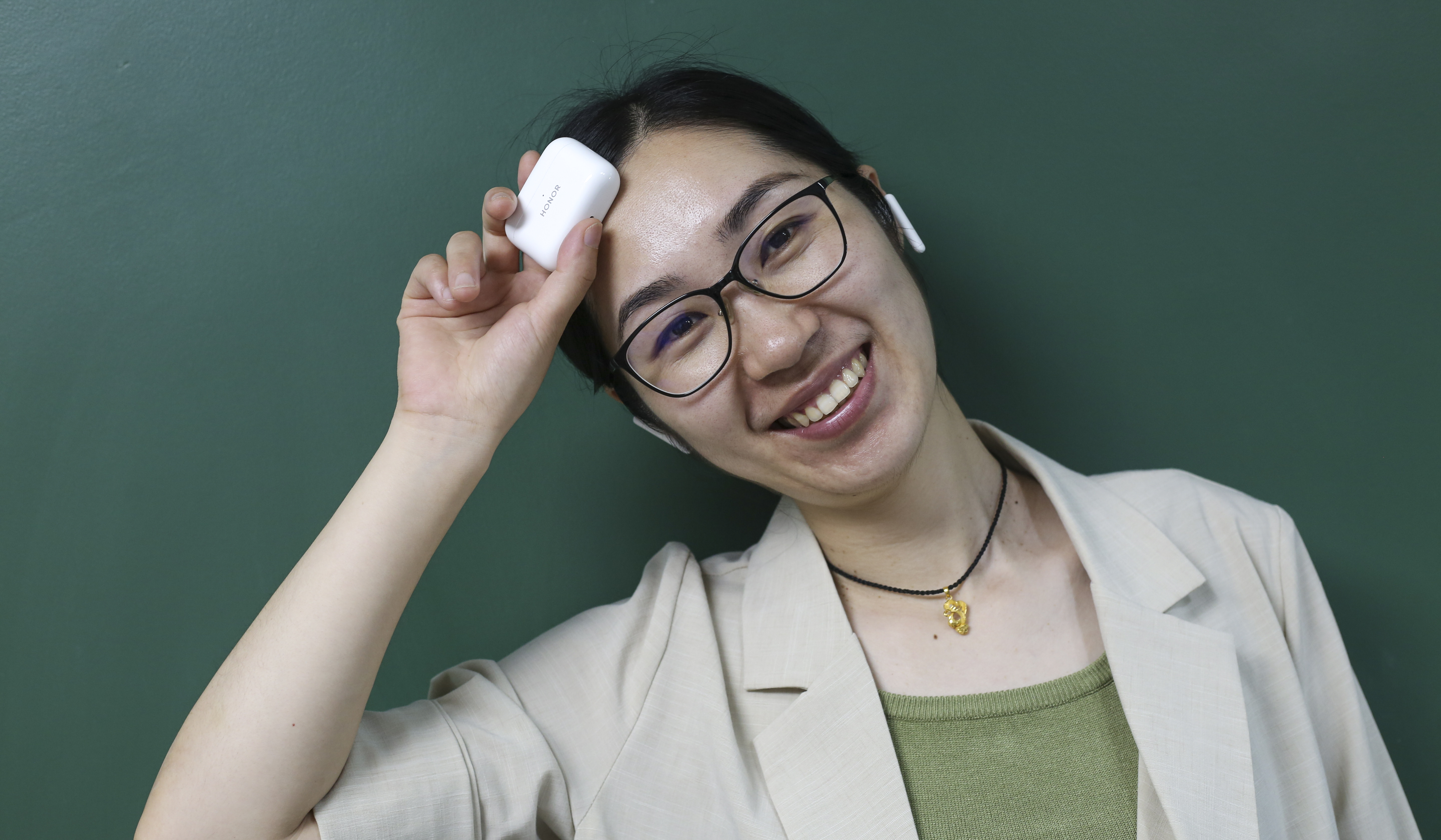 持久聆听、久到离谱！荣耀Earbuds 2 SE上手实测，降噪确实强大