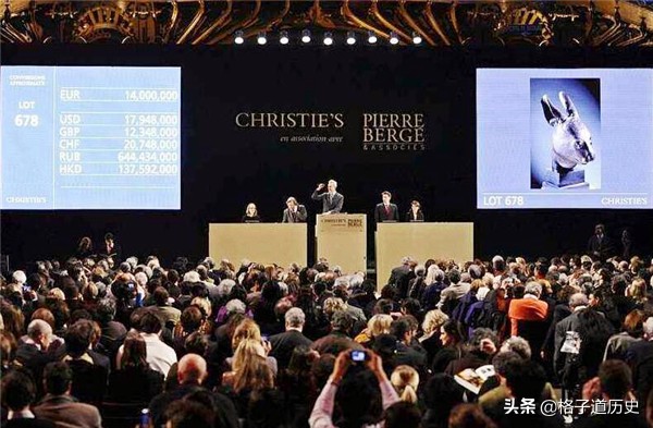 当年，圆明园中丢失的文物被拍卖，中国商人拍