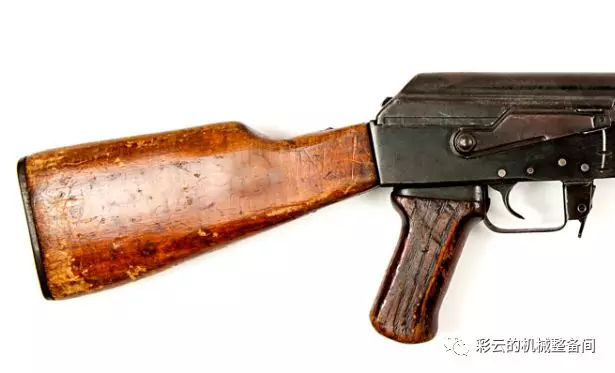 为什么AK-47退役得早？因为AKM更好啊