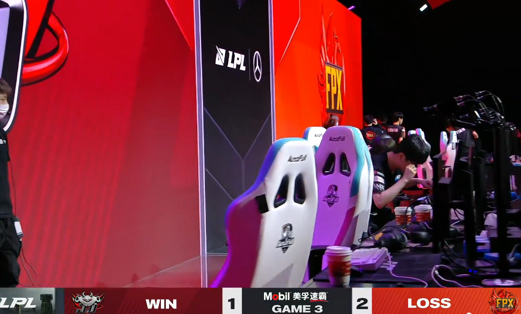 Male gun of generation of LPL exceeding lofty or great is born, person of FPX5 of one person smash, the operation makes a person straight breathe out learn won't