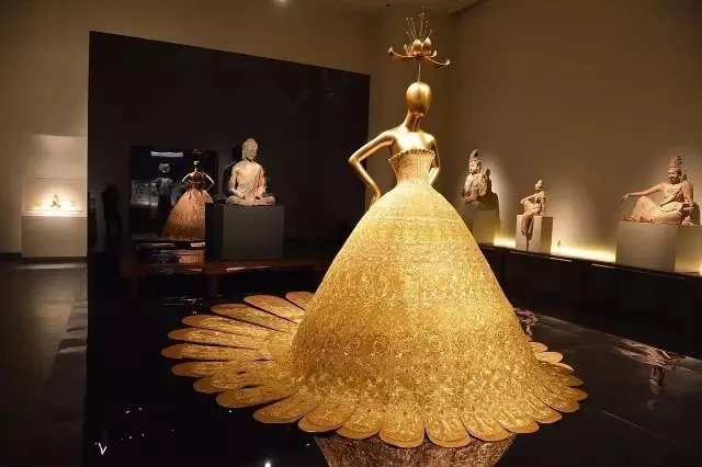 中国没有高定