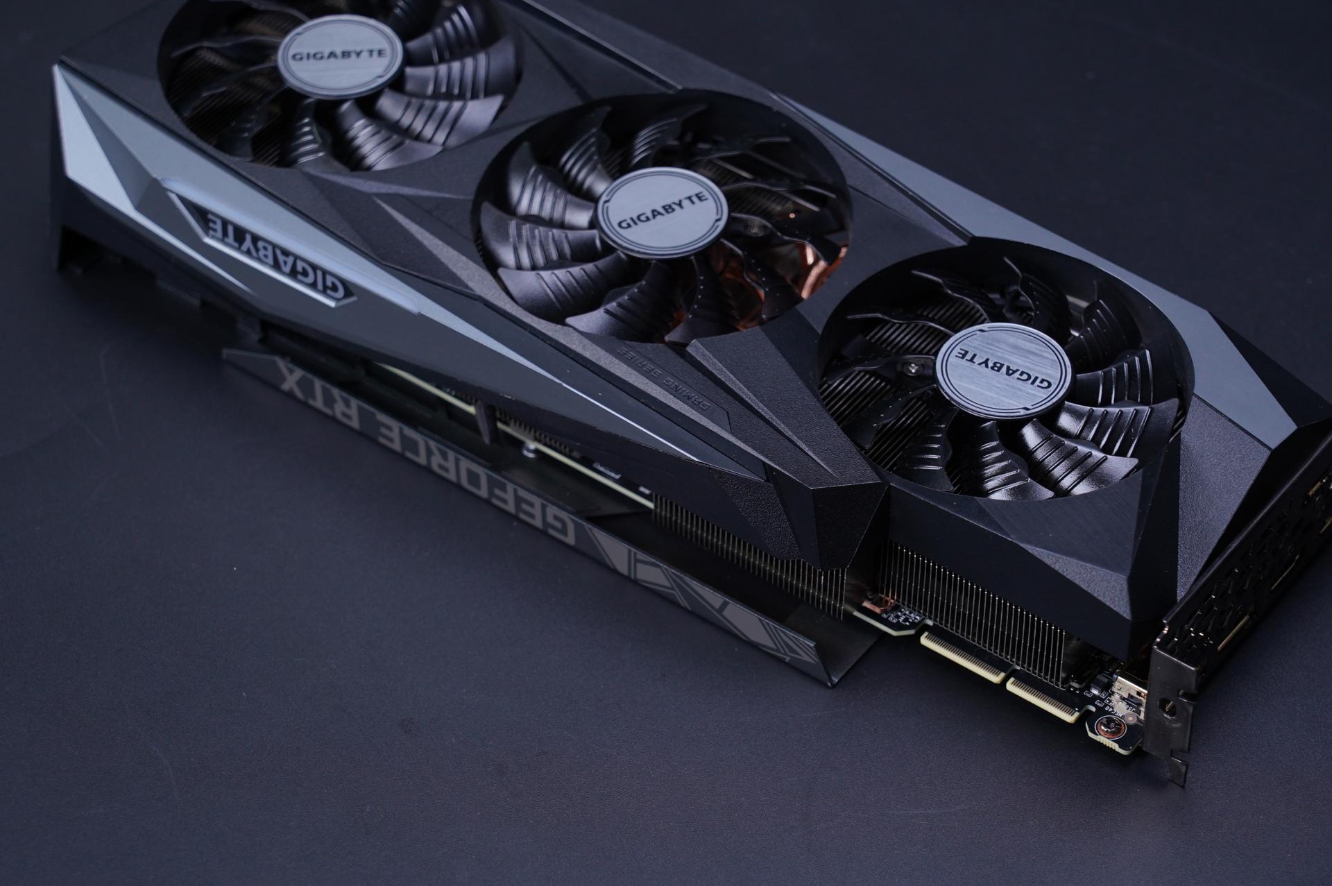 技嘉RTX 3090魔鹰能否玩爽赛博朋克2077