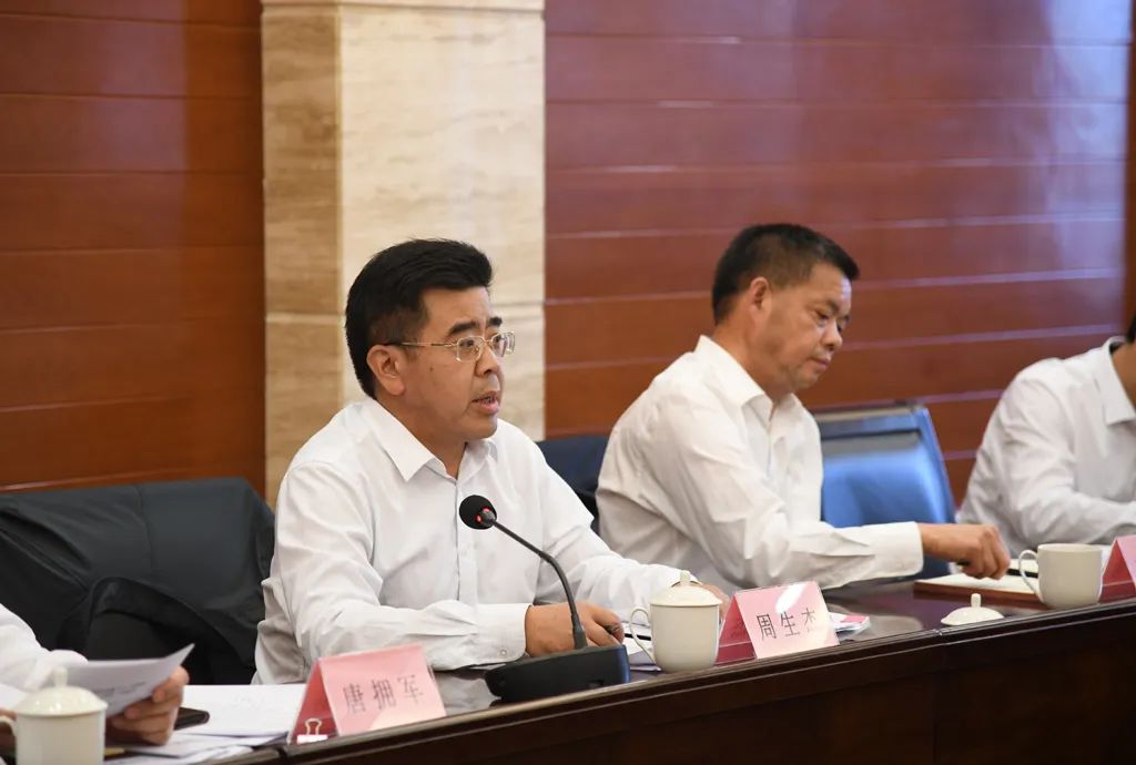 ​市五届人大常委会举行第三十七次会议第一次全体会议对市教育局等7个单位开展专题询问