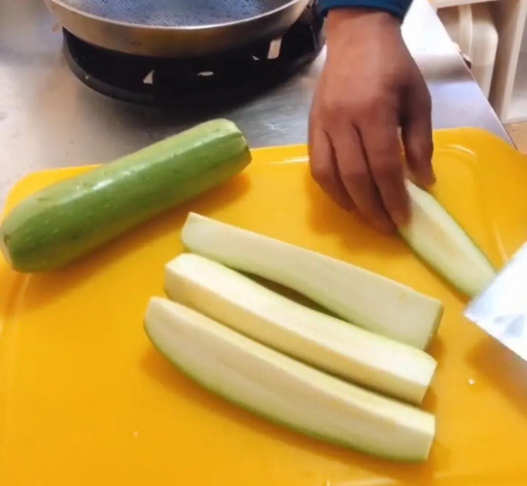 Today's gourmet food, stirfried zucchini, a very delicious dish