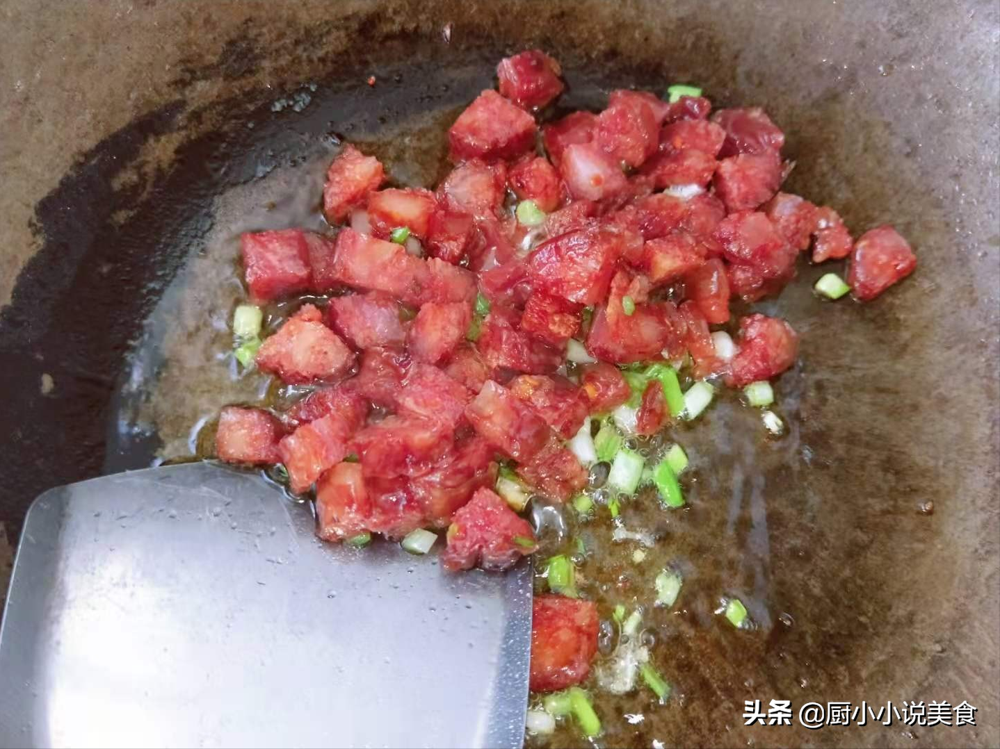 芋頭這樣做鹹香可口，既可以當點心，又可以當早餐，越吃越香