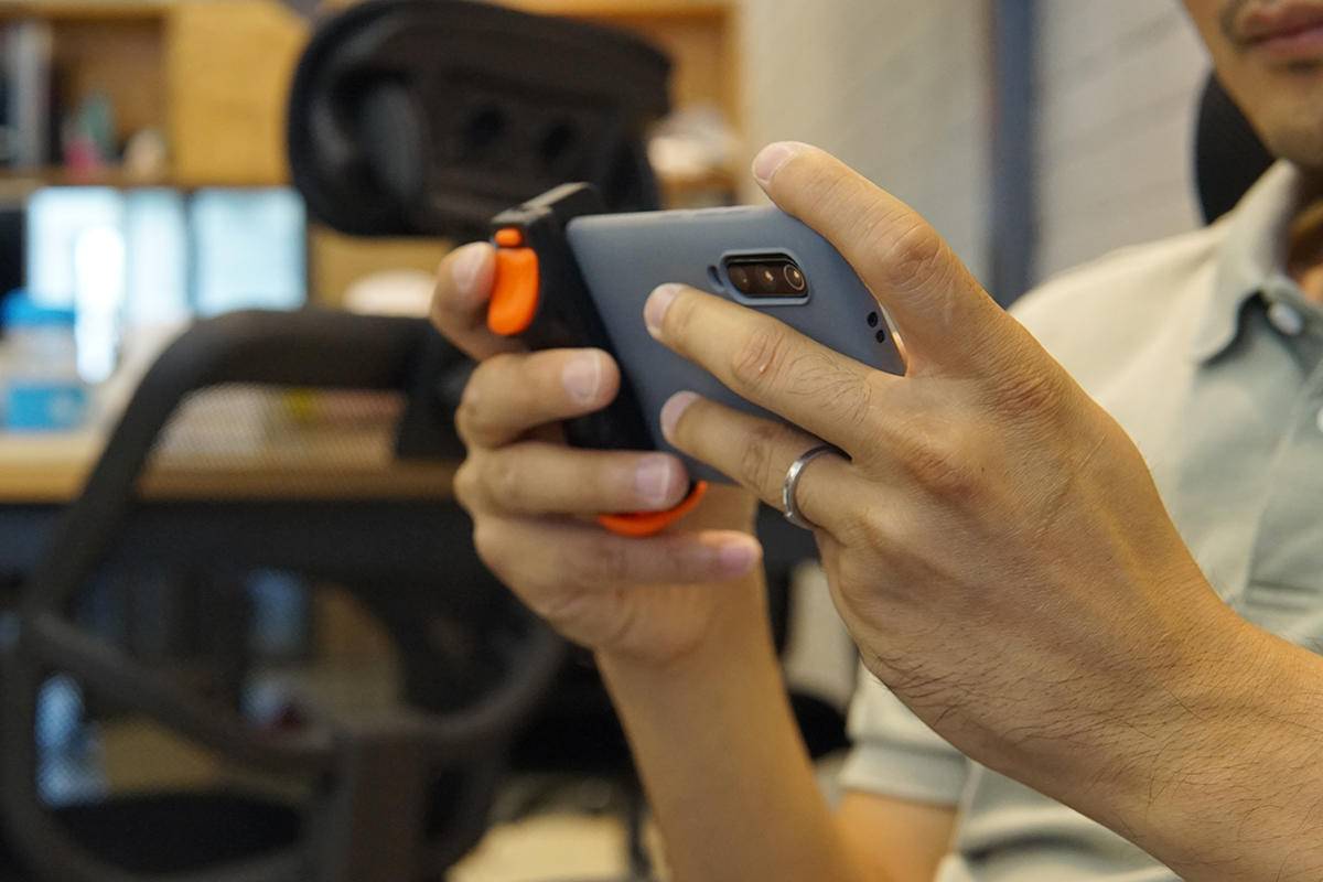 选对外设吃鸡有如神助，简评莱仕达P1手游连点器