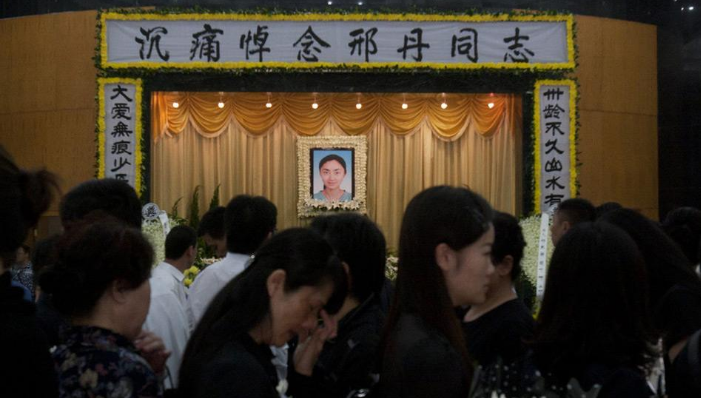 悲情丛飞做公益11年，患癌后，受捐助的人：你什