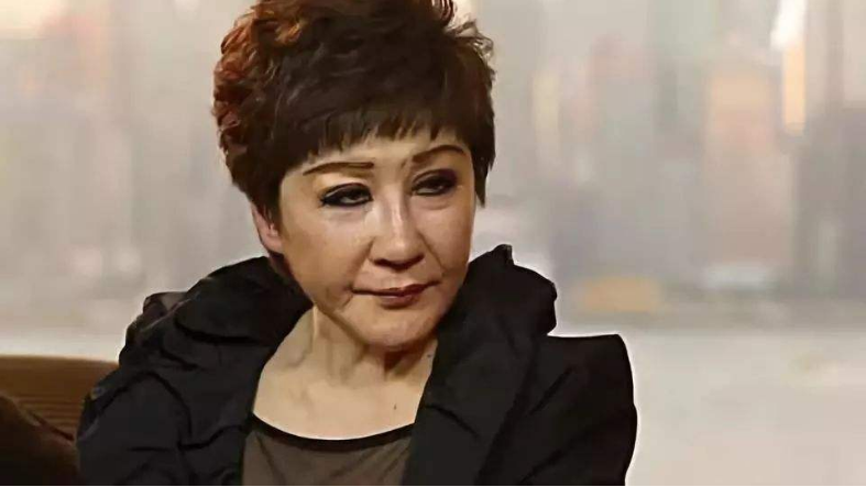 与所有艺人交好的向太陈岚，为何说周星驰跟张柏芝是白眼狼