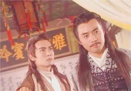 愚人节吃瓜真假难辨：2人官宣恋情，3人分手婚变