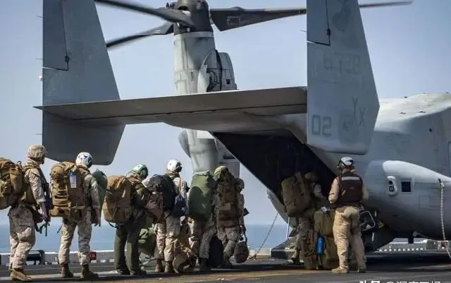 美军6艘航母出海，蓬佩奥要求：马杜罗放人，否