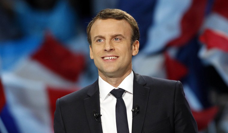 气急败坏？记者一句话让马克龙立马失控：别以