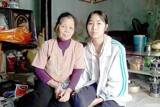 女雇主生下女儿后人间蒸发，保姆发善心将孩子养大成人