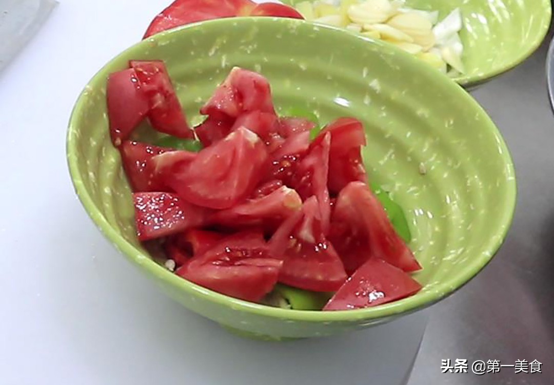 图片[4]-厨师长分享烧丝瓜的家常做法 学会这几个技巧 丝瓜翠绿不发黑-起舞食谱网