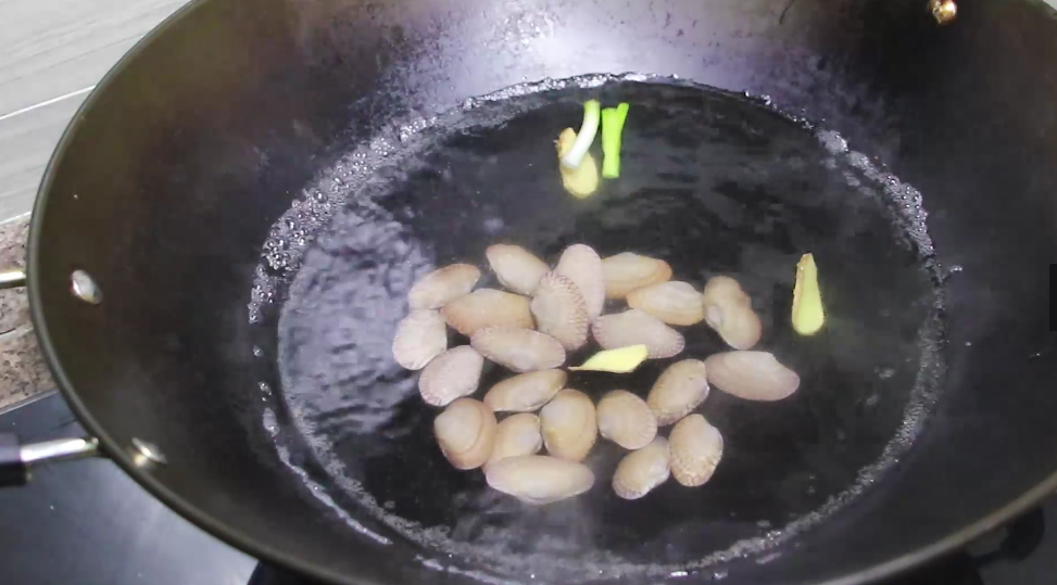 蒸雞蛋羹，冷水上鍋還是開水上鍋？ 教你正確做法，鮮嫩可口如布丁