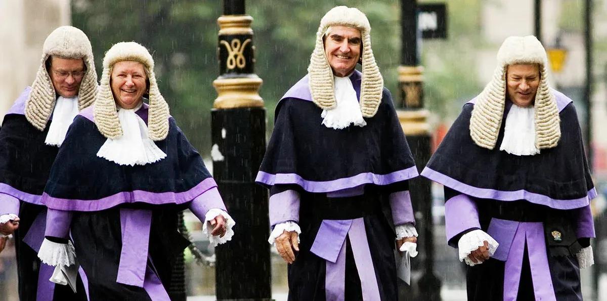 Why British lawyers wear white wigs iNEWS