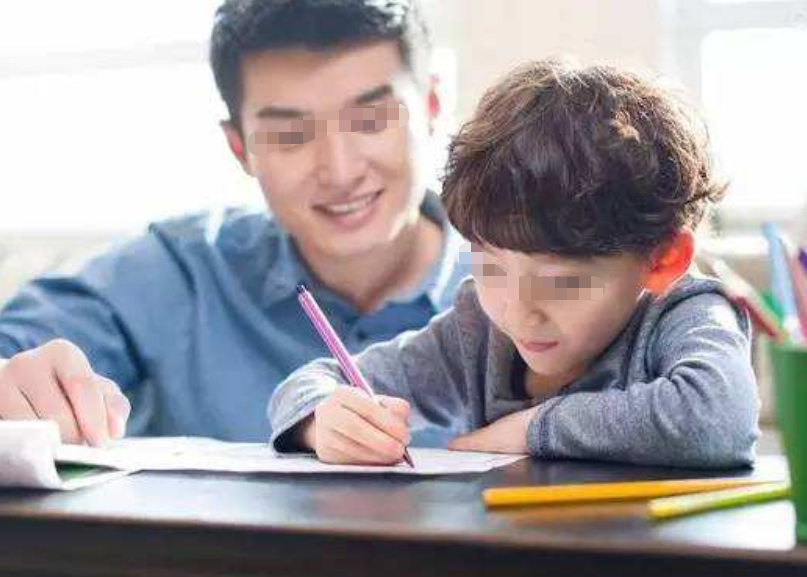 “爱出去玩”的孩子，和只爱“宅在家”的孩子，10年后差距明显