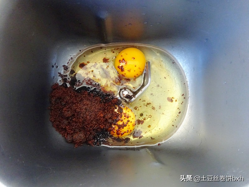 冬天做面包用红糖，这方子太好，面包暄松柔软，放几天都不硬