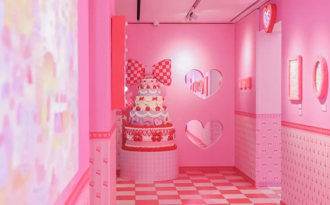 ART+把产品送去了上海这个超梦幻的艺术展