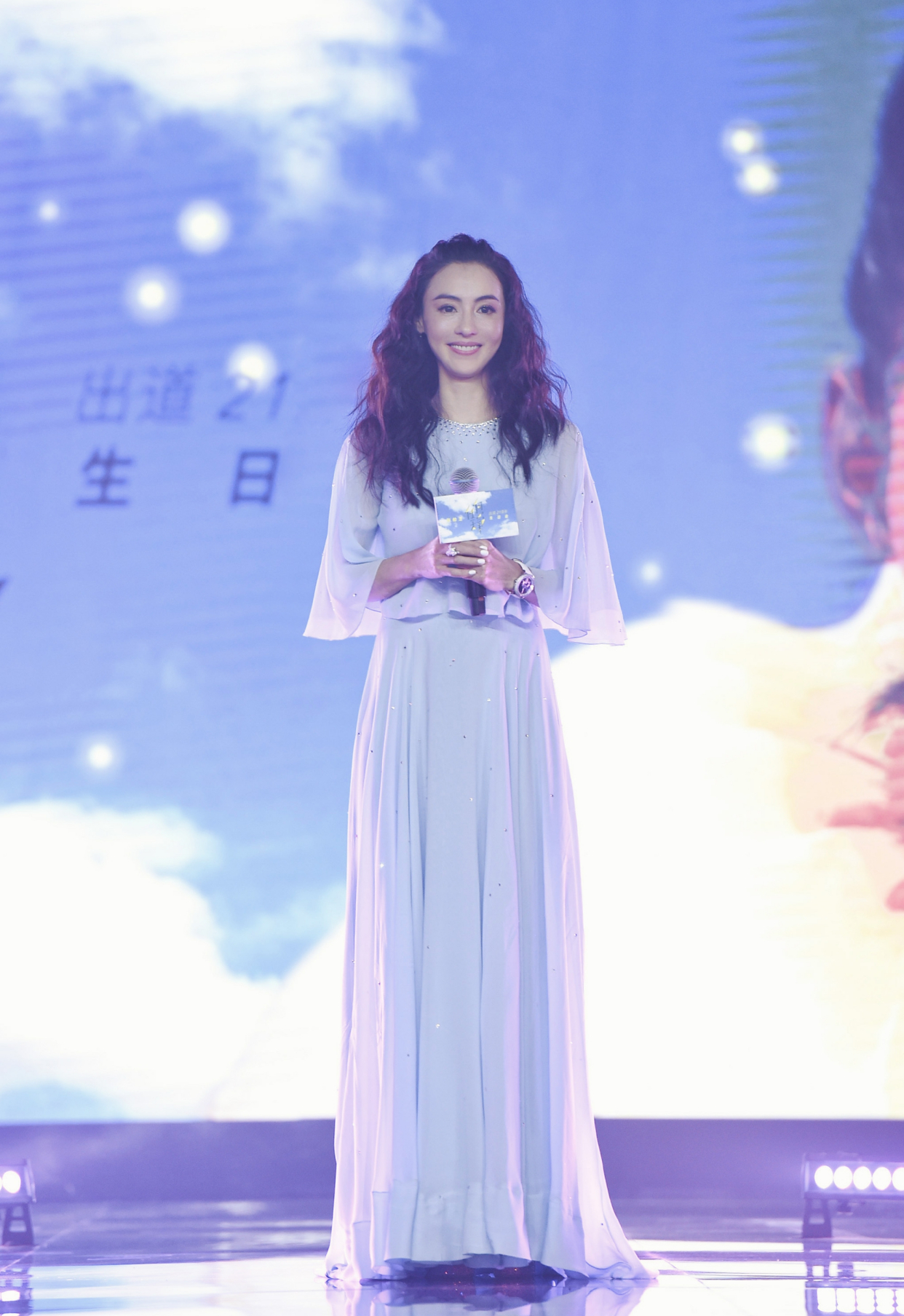 张柏芝不愧是港星的一代女神，美了这么多年，