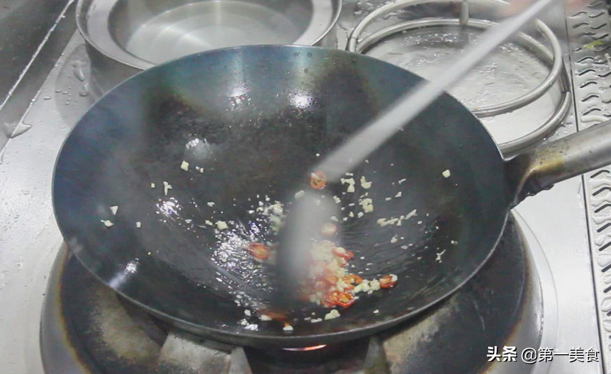 图片[5]-蚝油生菜做法步骤图 鲜嫩美味-起舞食谱网