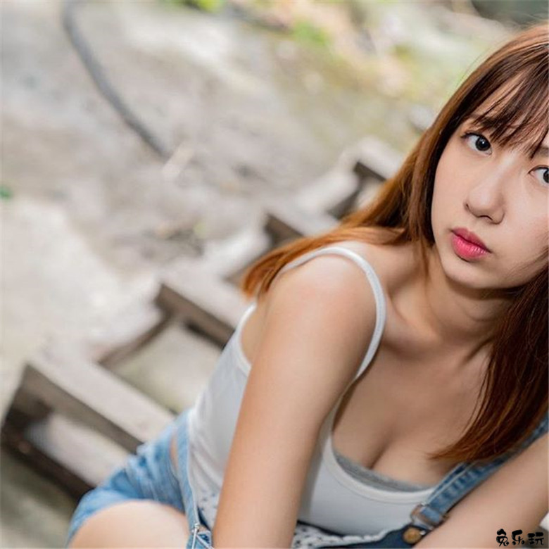 顶级配置颜值的软萌妹子看的热血难捱！这营养真好！