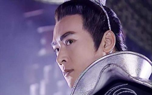 愚人节吃瓜真假难辨：2人官宣恋情，3人分手婚变