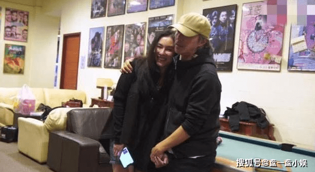 香港媒体爆料周星驰与张柏芝结婚，周星驰60岁有