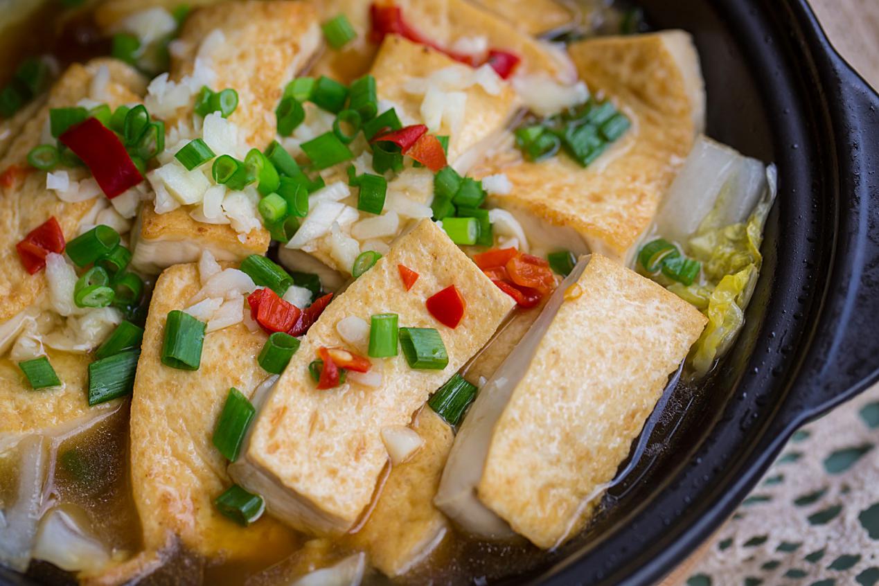 天气渐凉,来一锅娃娃菜炖豆腐,家人都爱吃,营养又健康