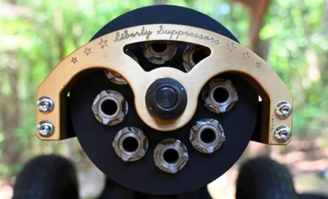 美国加特林机枪脑洞大开，消音器与弹夹的混搭