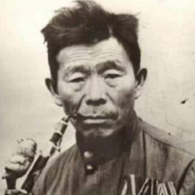 苏联传奇狙击手：黄皮肤、 烟不离手，杀敌368个