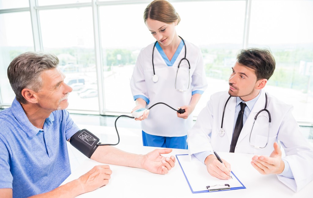 When should aspirin be taken, before or after meals, in the morning or