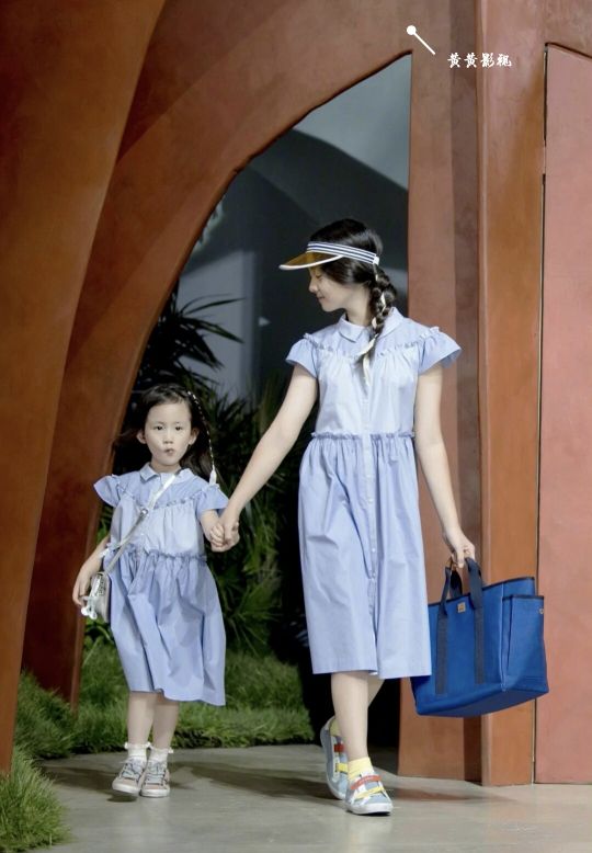 14歲的黃多多近照氣質驚艷，黃磊和孫莉的培養也太好了