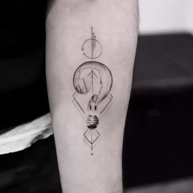 Simple but not simple line tattoos, why can you always catch your careful  thoughts about tattooing? - iNEWS