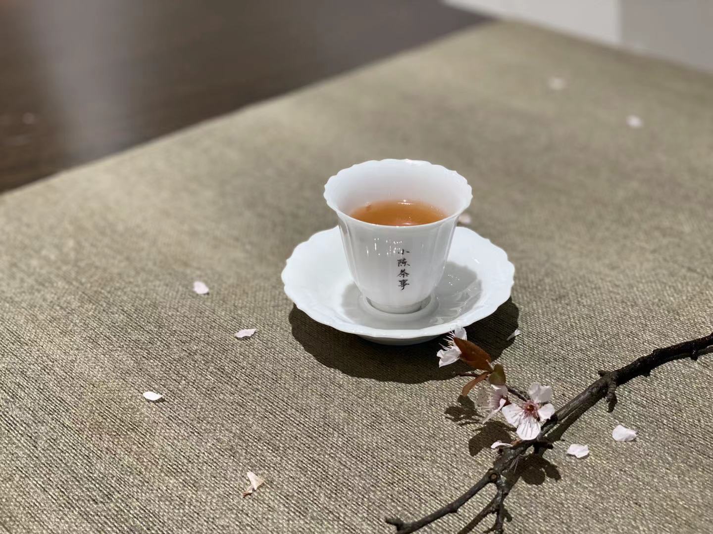 绿茶买龙井，红茶买金骏眉，白茶买老白茶，追着名气买茶有错吗？