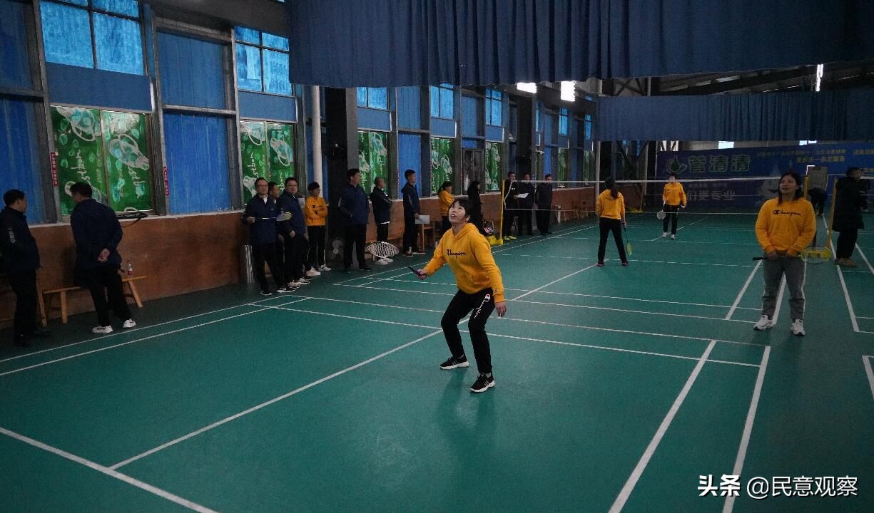衡阳县城建投工会组织开展第一届职工羽毛球比赛