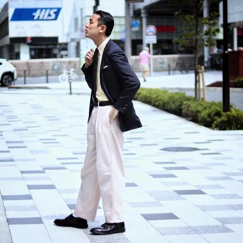 The khakis that a man wears most in his life have a black history? iNEWS