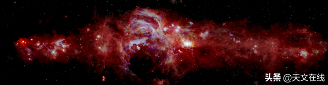 这张超清照片可以帮助我们解释银河系中心为何是奶油状的