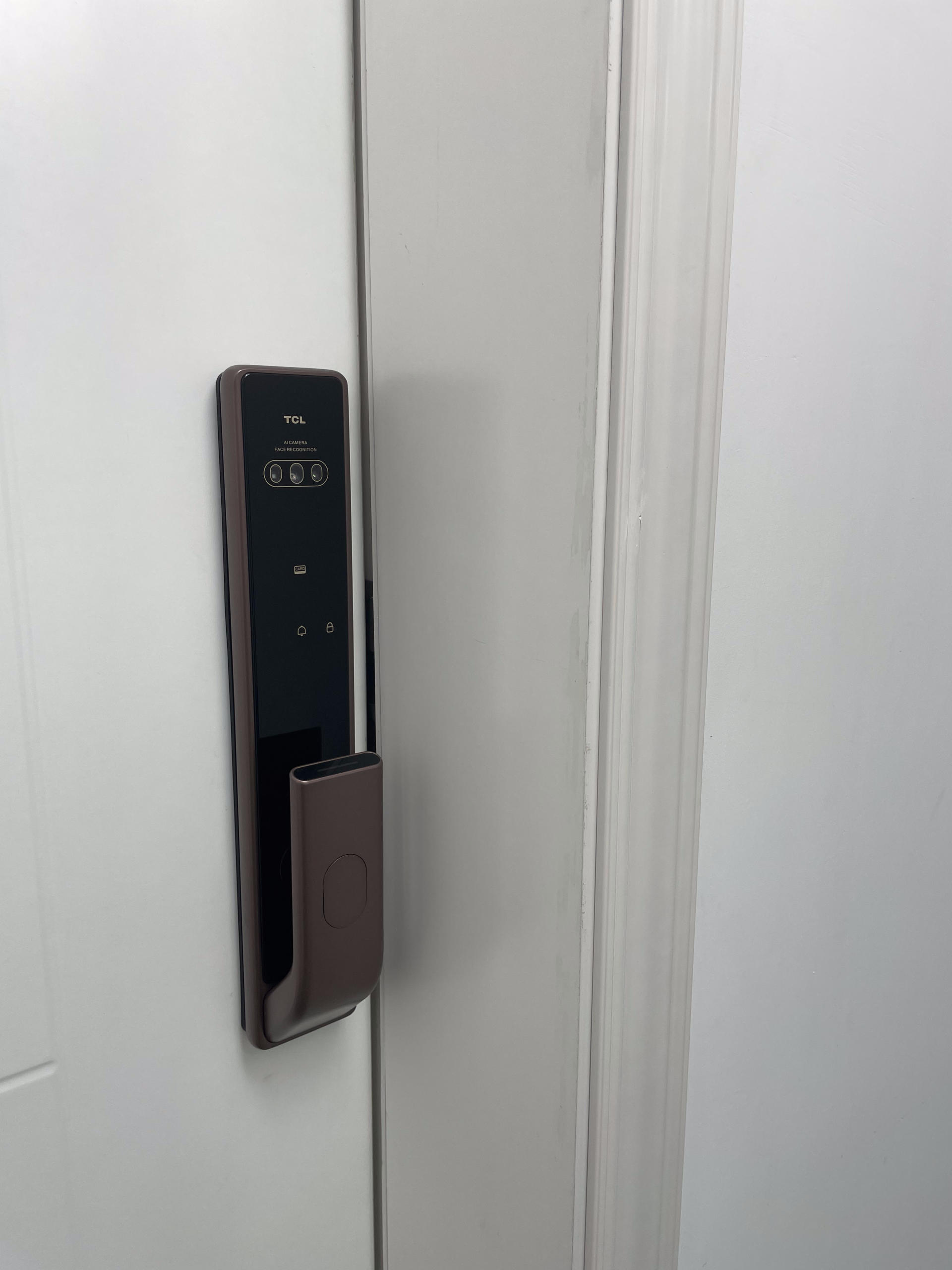 安全可靠更便捷，TCL可视安全智能锁X7支持全自动人脸识别解锁