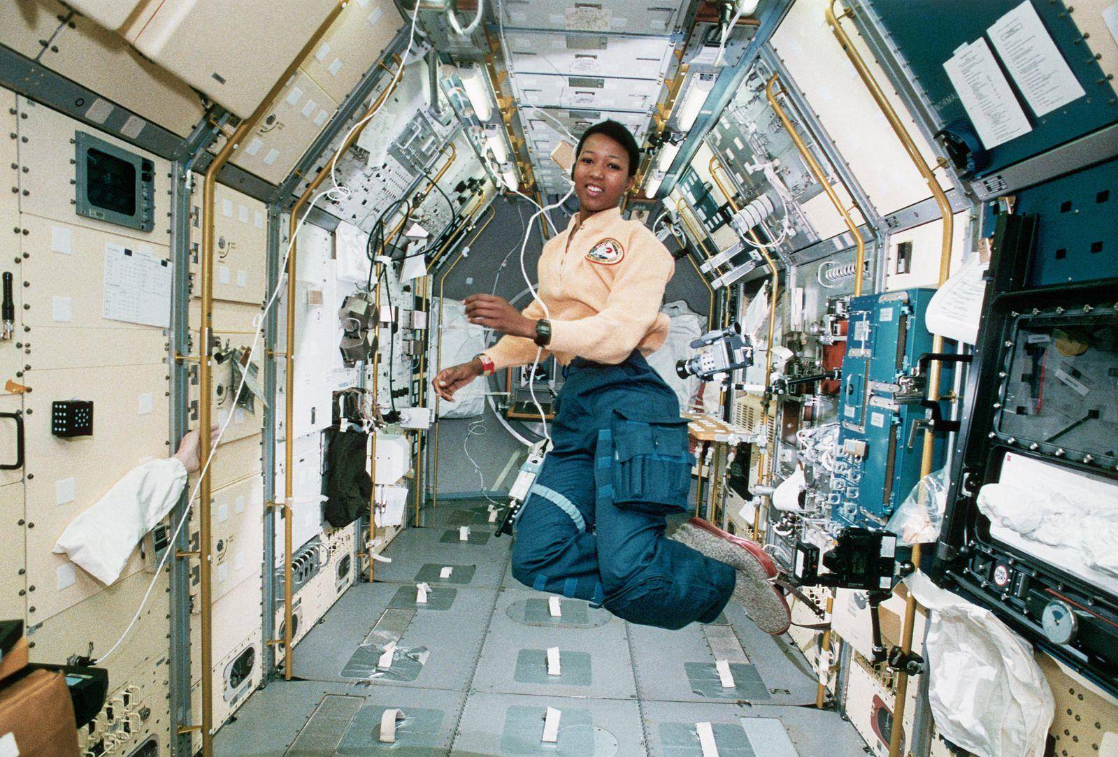 把女宇航员送入太空更经济吗？