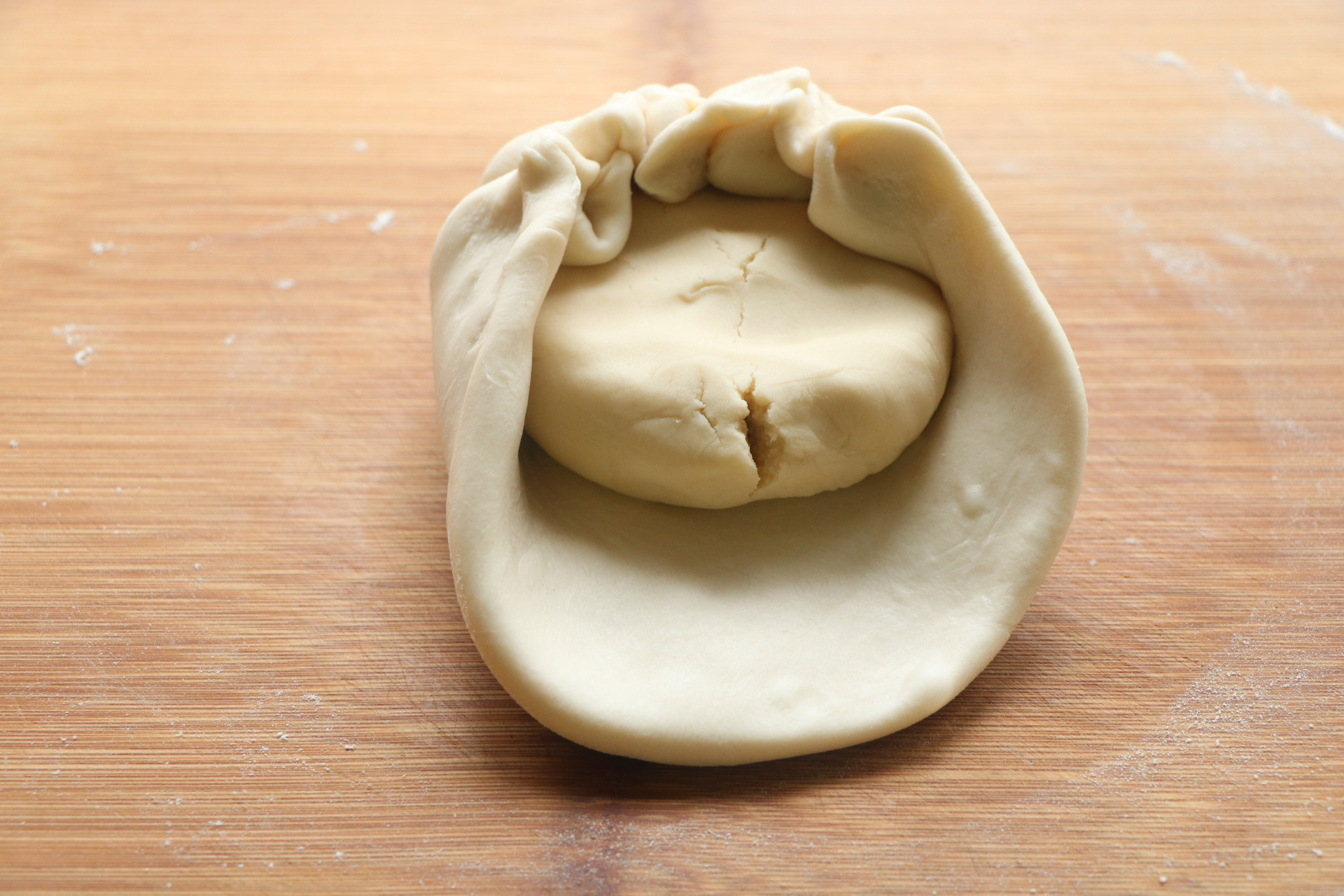 中式月饼最爱这款，层层酥脆，鲜嫩多汁，做给家人吃，老少皆宜