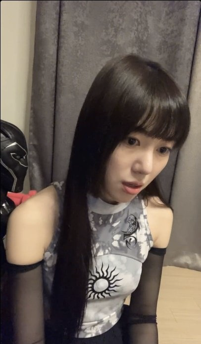 28岁女星自曝中学遭名人侵犯，瞒着父母没报案，